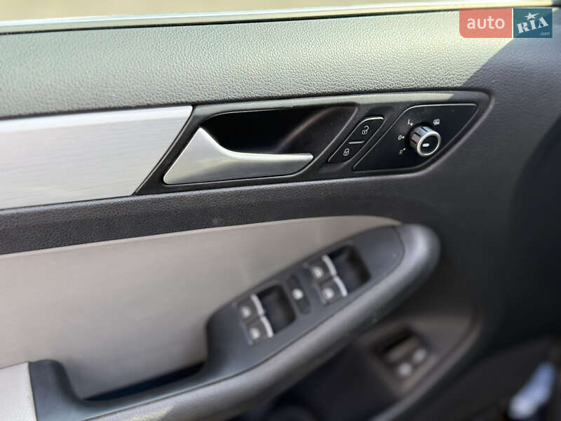 Седан Volkswagen Jetta 2013 в Києві