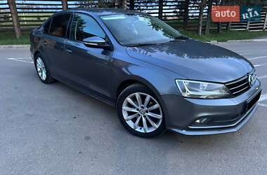 Седан Volkswagen Jetta 2016 в Ужгороді