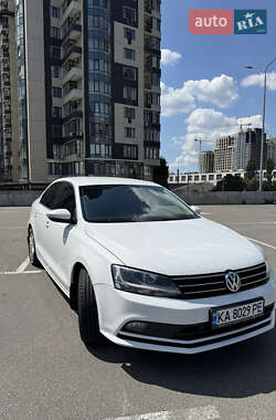 Седан Volkswagen Jetta 2016 в Києві