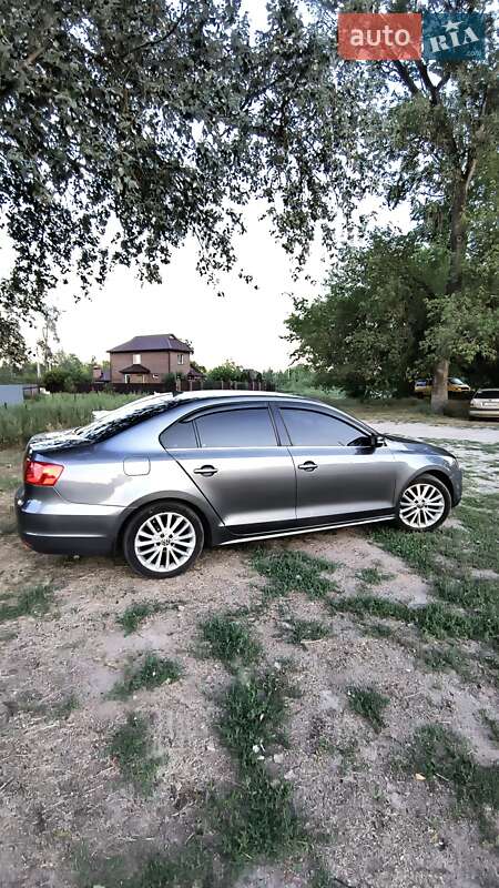 Седан Volkswagen Jetta 2012 в Полтаві