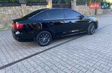Седан Volkswagen Jetta 2011 в 