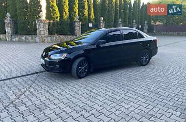 Седан Volkswagen Jetta 2011 в 