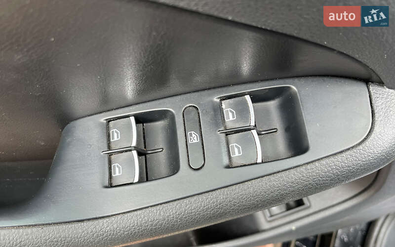 Седан Volkswagen Jetta 2012 в Стрые