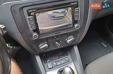 Седан Volkswagen Jetta 2012 в 