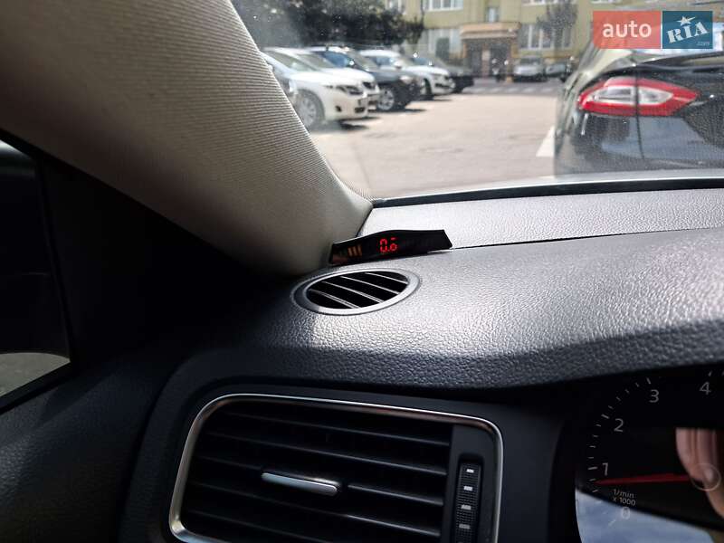 Седан Volkswagen Jetta 2012 в Софиевской Борщаговке