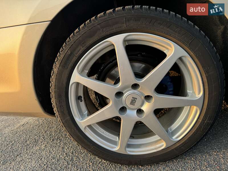 Седан Volkswagen Jetta 2015 в Тульчині