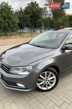 Седан Volkswagen Jetta 2013 в 
