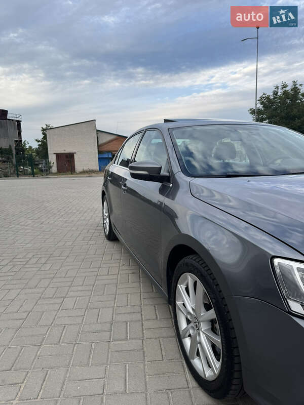 Седан Volkswagen Jetta 2013 в Житомире
