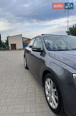 Седан Volkswagen Jetta 2013 в 