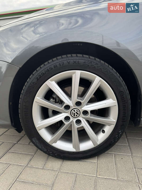Седан Volkswagen Jetta 2013 в Житомире
