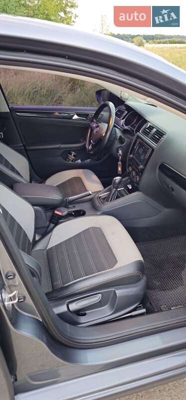 Седан Volkswagen Jetta 2016 в Борисполі