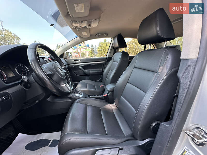 Седан Volkswagen Jetta 2010 в Первомайске