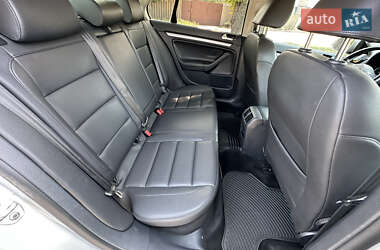 Седан Volkswagen Jetta 2010 в 