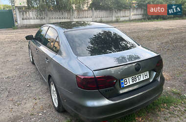 Седан Volkswagen Jetta 2010 в 