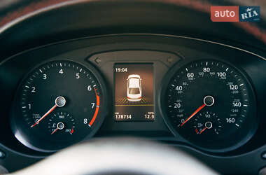 Седан Volkswagen Jetta 2011 в 