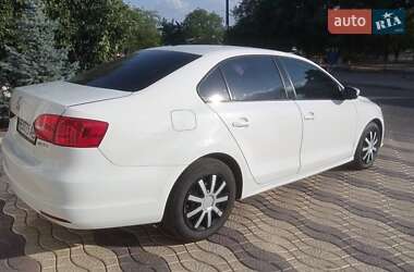 Седан Volkswagen Jetta 2011 в 