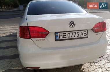Седан Volkswagen Jetta 2011 в 