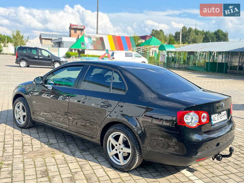 Седан Volkswagen Jetta 2009 в Харкові