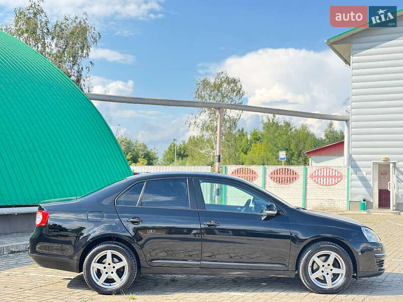 Седан Volkswagen Jetta 2009 в Харкові