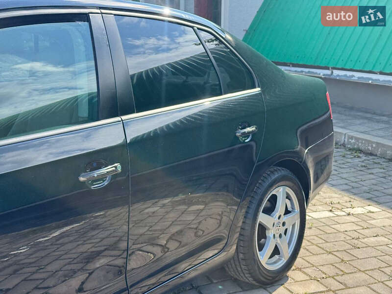 Седан Volkswagen Jetta 2009 в Харкові