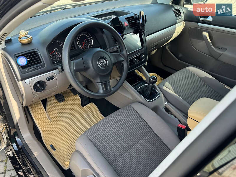 Седан Volkswagen Jetta 2009 в Харкові