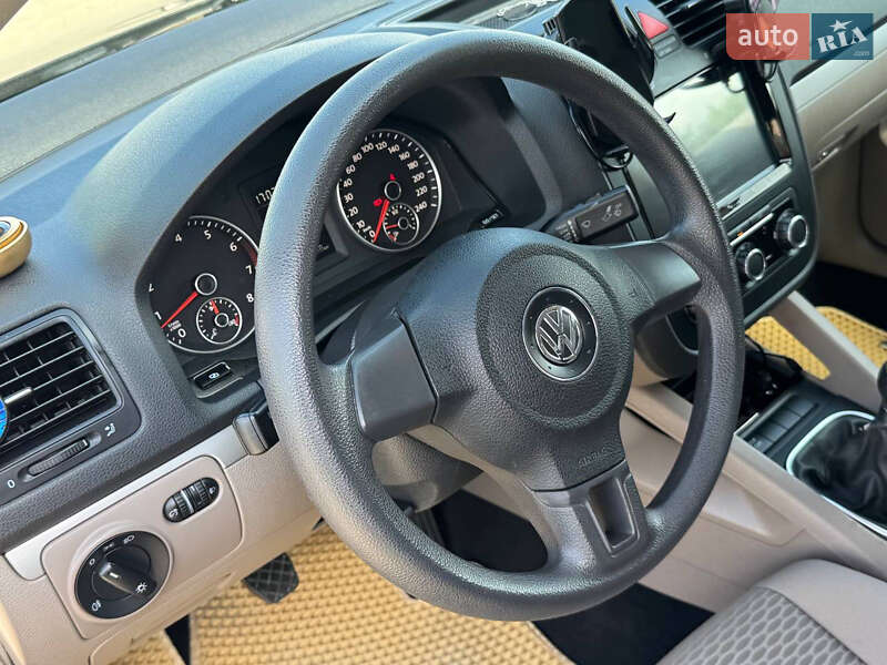 Седан Volkswagen Jetta 2009 в Харкові
