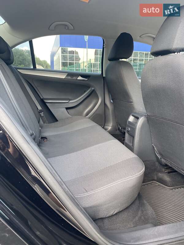 Седан Volkswagen Jetta 2016 в Сумах