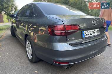 Седан Volkswagen Jetta 2016 в Львові