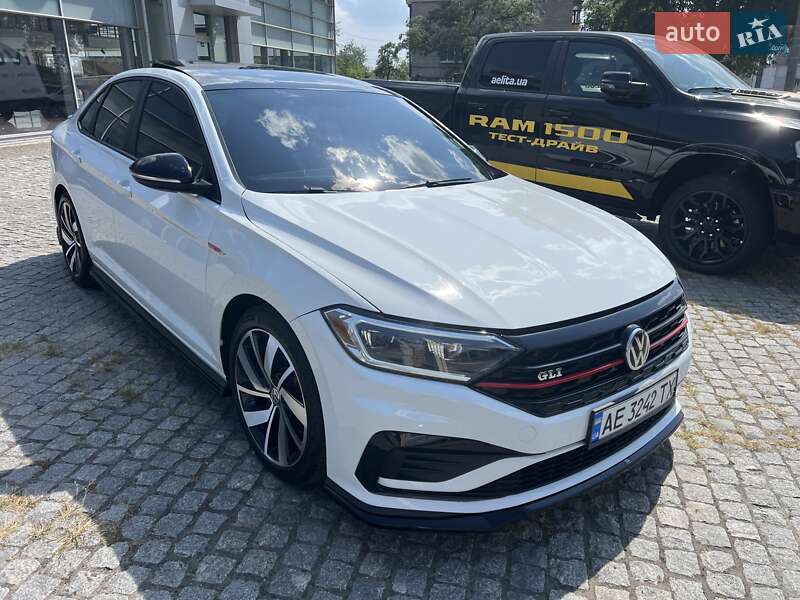 Седан Volkswagen Jetta 2019 в Днепре