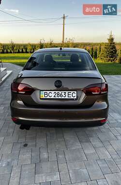 Седан Volkswagen Jetta 2013 в 