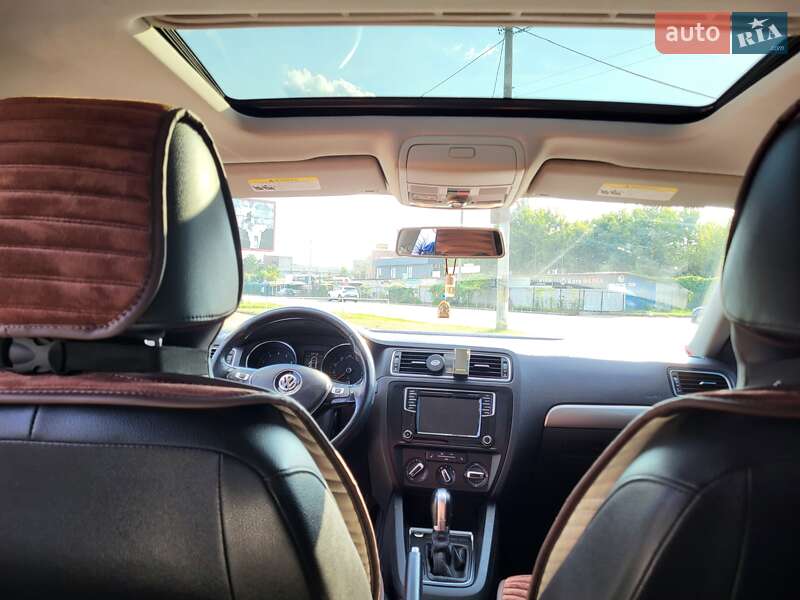 Седан Volkswagen Jetta 2017 в Сумах