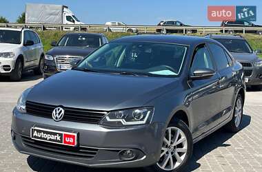 Седан Volkswagen Jetta 2013 в Львове