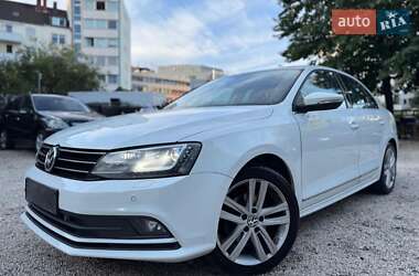 Седан Volkswagen Jetta 2016 в Киеве