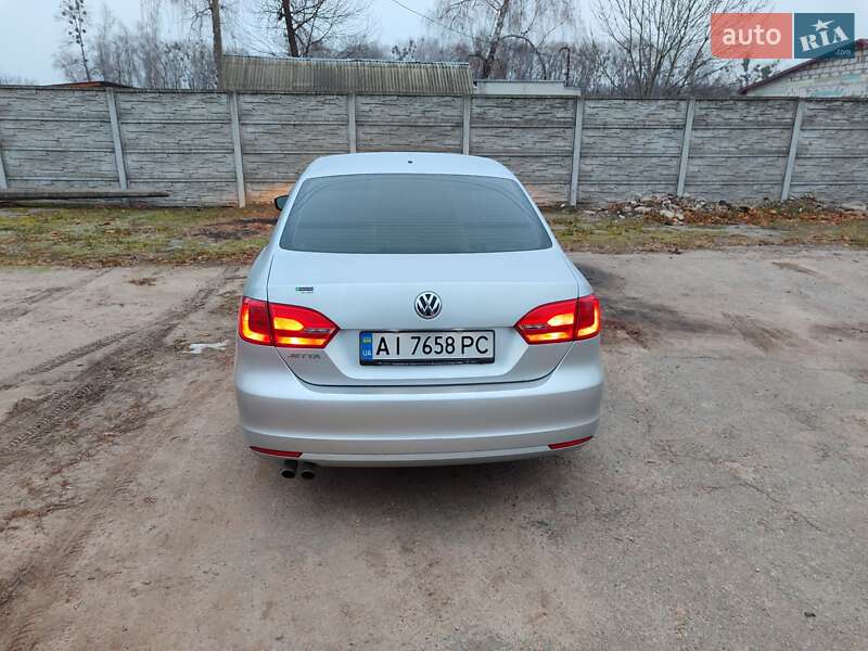 Седан Volkswagen Jetta 2014 в Жашківу