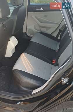 Седан Volkswagen Jetta 2019 в 