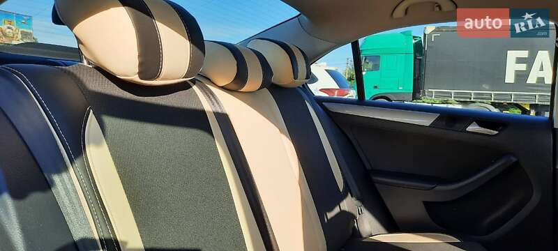 Седан Volkswagen Jetta 2016 в Боярке