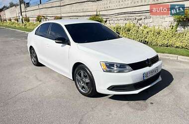 Седан Volkswagen Jetta 2013 в Днепре