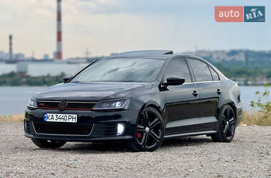 Седан Volkswagen Jetta 2014 в Днепре