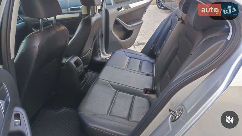 Седан Volkswagen Jetta 2014 в Одесі