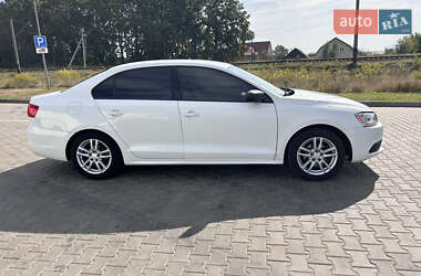Седан Volkswagen Jetta 2014 в Луцке