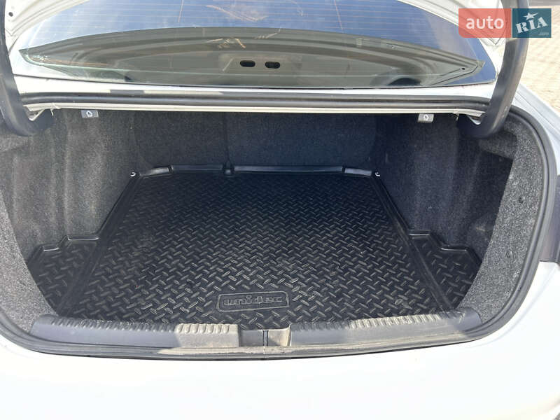 Седан Volkswagen Jetta 2014 в Луцьку