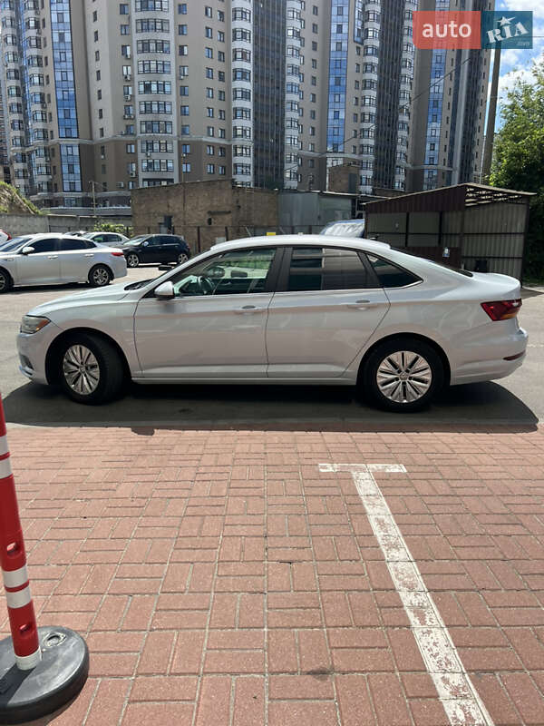 Седан Volkswagen Jetta 2018 в Барышевке
