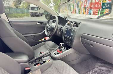 Седан Volkswagen Jetta 2013 в 