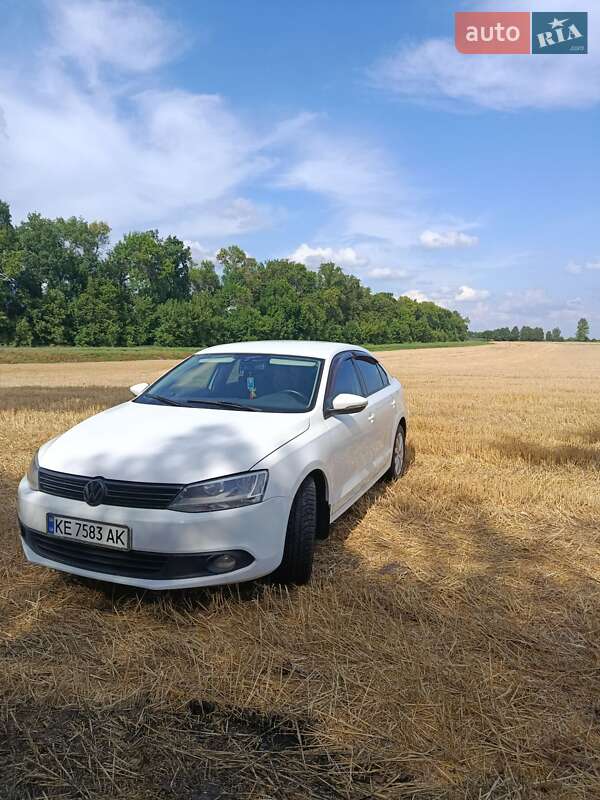 Седан Volkswagen Jetta 2012 в Сумах
