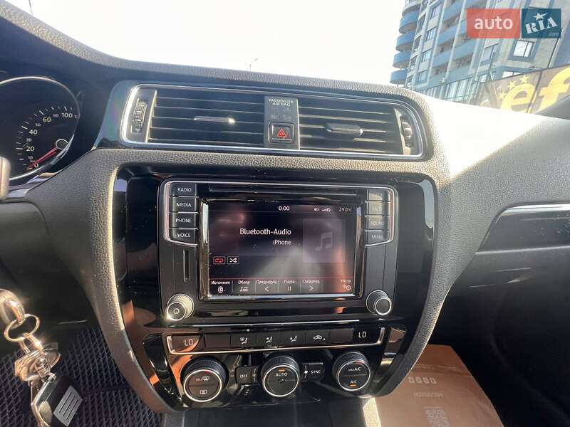 Седан Volkswagen Jetta 2016 в Киеве фото 20 Седан Volkswagen Jetta 2016 в Киеве