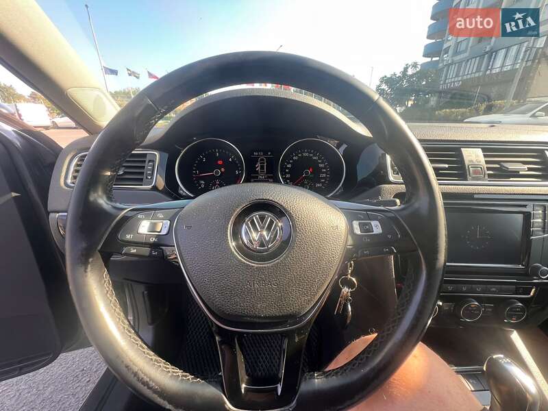 Седан Volkswagen Jetta 2016 в Киеве фото 23 Седан Volkswagen Jetta 2016 в Киеве