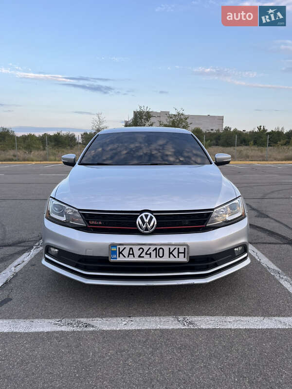 Седан Volkswagen Jetta 2016 в Запорожье