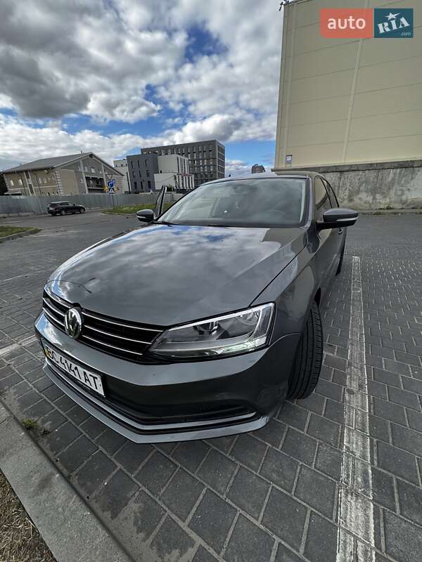 Седан Volkswagen Jetta 2016 в Львові