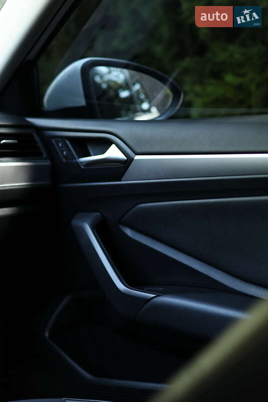 Седан Volkswagen Jetta 2018 в Львове