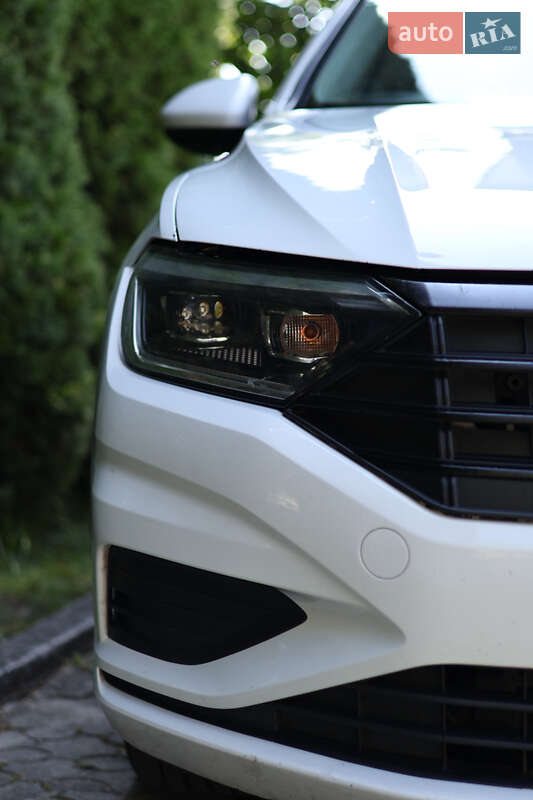 Седан Volkswagen Jetta 2018 в Львове